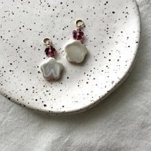 Load image into Gallery viewer, mother of pearl flower charms (hoops not included)