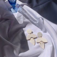 Load image into Gallery viewer, Beatrice (L)