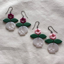 Load image into Gallery viewer, Blooming Skulls